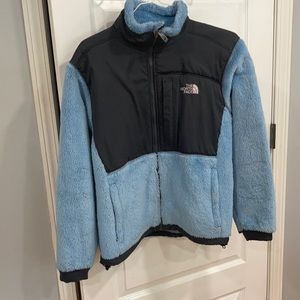 Woman’s North Face Fleece. Size L